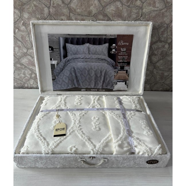 Покрывало EFOR в сундучке BERRA 240*260 с наволочками (50*70) кремовый (KREM)
