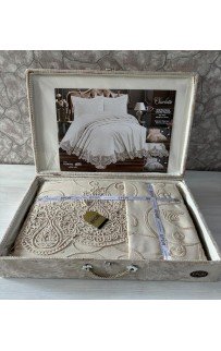 Покрывало EFOR в сундучке CHARLOTTE 240*260 с наволочками (50*70) капучино (CAP?) Покрывало EFOR в сундучке CHARLOTTE 240*260 с наволочками (50*70) капучино (CAP?)