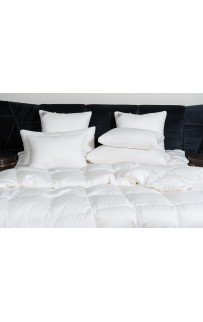 Подушка пуховая "КИНРОС" в тонком хлопковом сатине, средняя 70x70, GERMAN GRASS