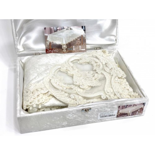 Скатерть "ZEYNEP" 160*220 велюр с круж.(сундук) М 764 кремовый