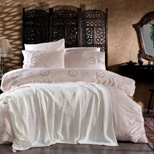 Комплект ZEBRA "ROSY" ( вязанное покрывало+постельное белье) евро Y 743