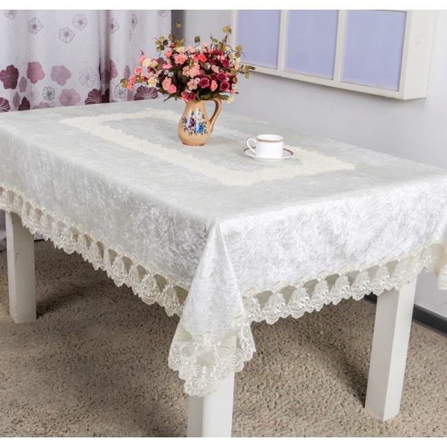 Скатерть "Карвен" велюр с гипюром 160*220 М 609