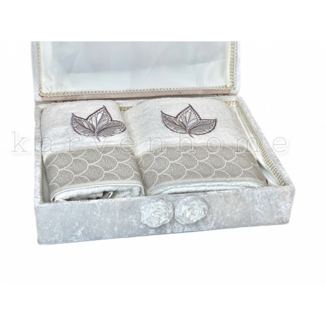 Набор полотенец Rebeka "FRANSIZ" махра 50*90/70*140 сундук HS1480 (V-8) крем/сиреневый (Акция)