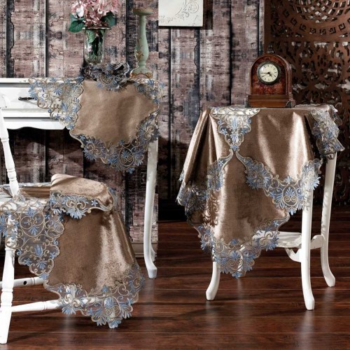 Скатерть ZEBRA "ORIANA" 100*100 (5пр) велюр с гипюром М 708