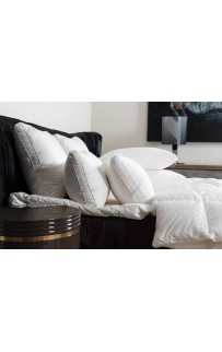 Подушка пуховая "КИНРОС" трехкамерная в тонком хлопковом сатине, средняя 50x90, GERMAN GRASS