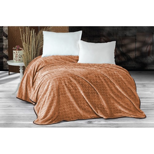 Плед EVLEN Super Soft "СЕРДЦЕ" 180*240 в коробке п/э Р 945 коричневый (Акция)