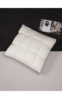 Подушка Cassette (жемчуг пепел) 70х70 KAZANOV.A. Подушка Cassette (жемчуг пепел) 70х70 KAZANOV.A.