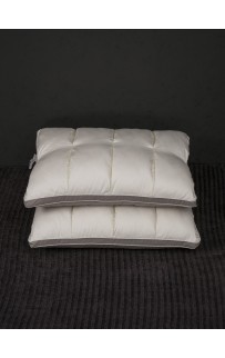 Подушка Cassette (жемчуг пепел) 70х70 KAZANOV.A. Подушка Cassette (жемчуг пепел) 70х70 KAZANOV.A.