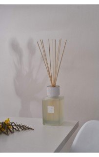 Spicy pine Ароматический диффузор (500мл) Spicy pine Ароматический диффузор (500мл)